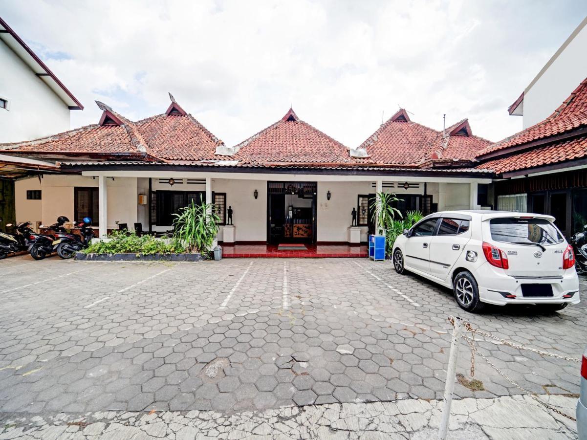 Hotel Oyo 90676 Oryza 2*
