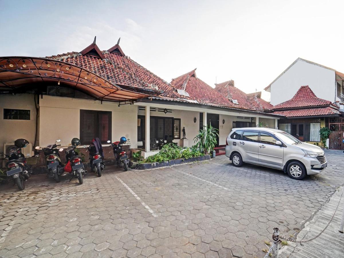 Oyo 90676 Oryza Hotel 2*