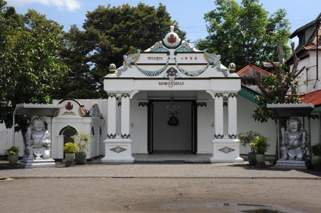 Hotel Oyo 90676 Oryza 2*