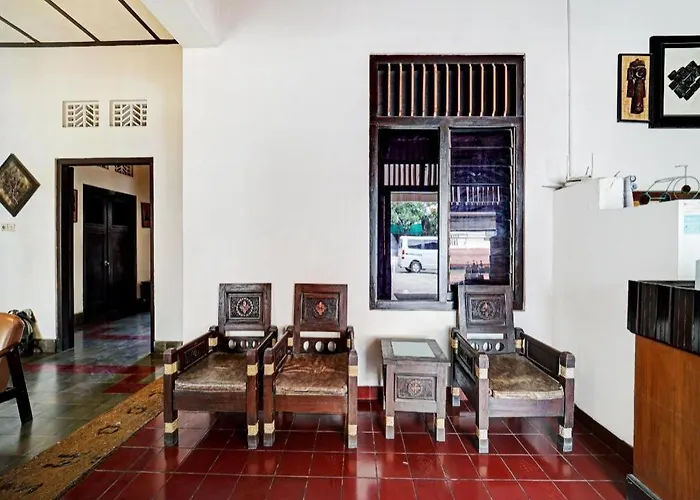 Oyo 90676 Oryza Hotel